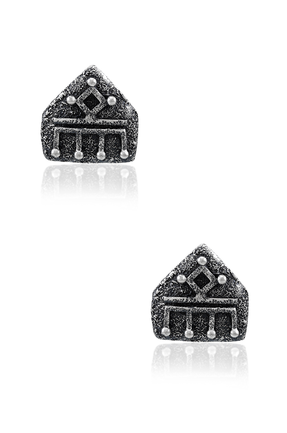 https://tribeazurecdn.tribeamrapali.com/catalog/00/30/30452_1_a32959498176410bbad8d469d2eb5eec.jpg