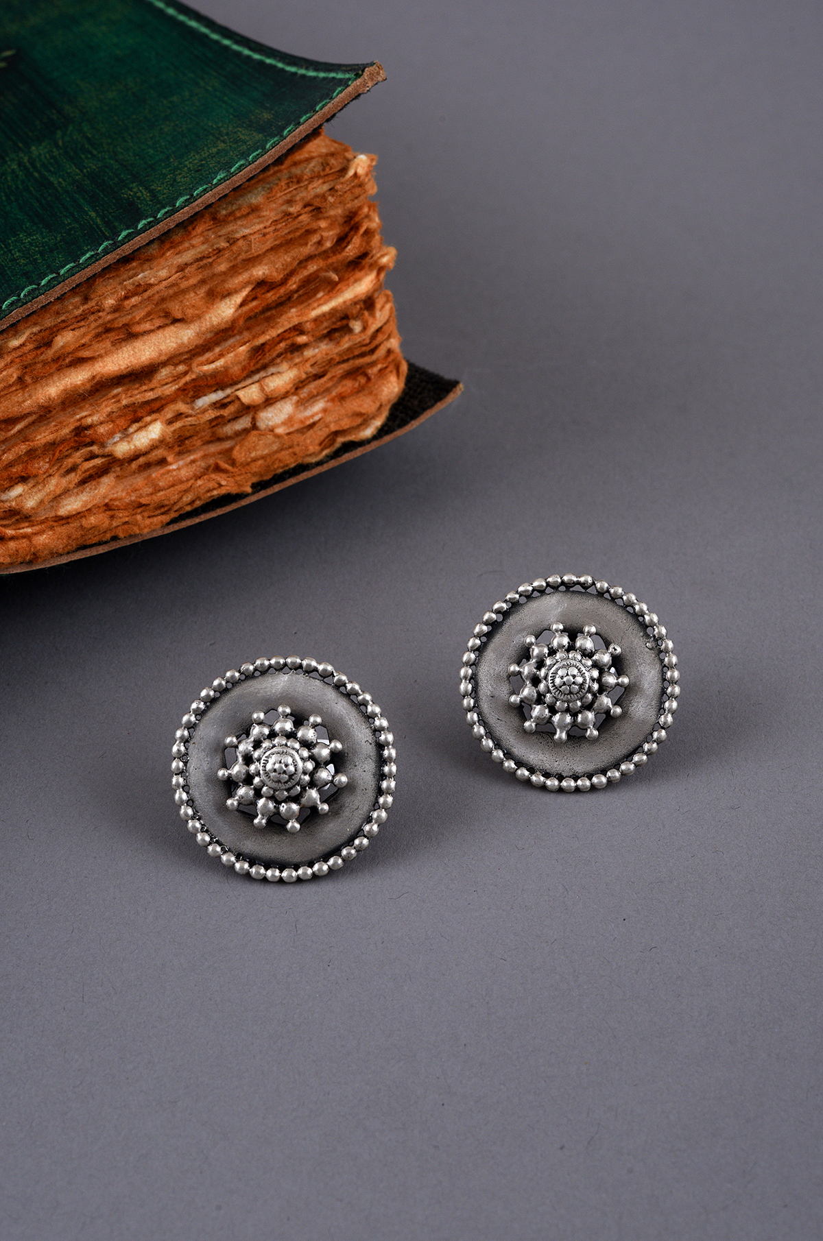 https://tribeazurecdn.tribeamrapali.com/catalog/00/30/30455_3_270452e84db64ca394aed390ba575864.jpg
