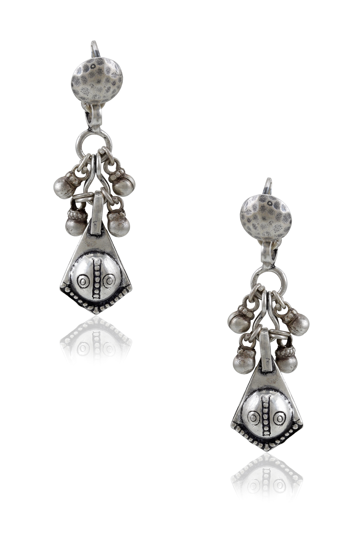 https://tribeazurecdn.tribeamrapali.com/catalog/00/31/31117_1_05ccde2ab5af4dbe82a7156b4467a057.jpg