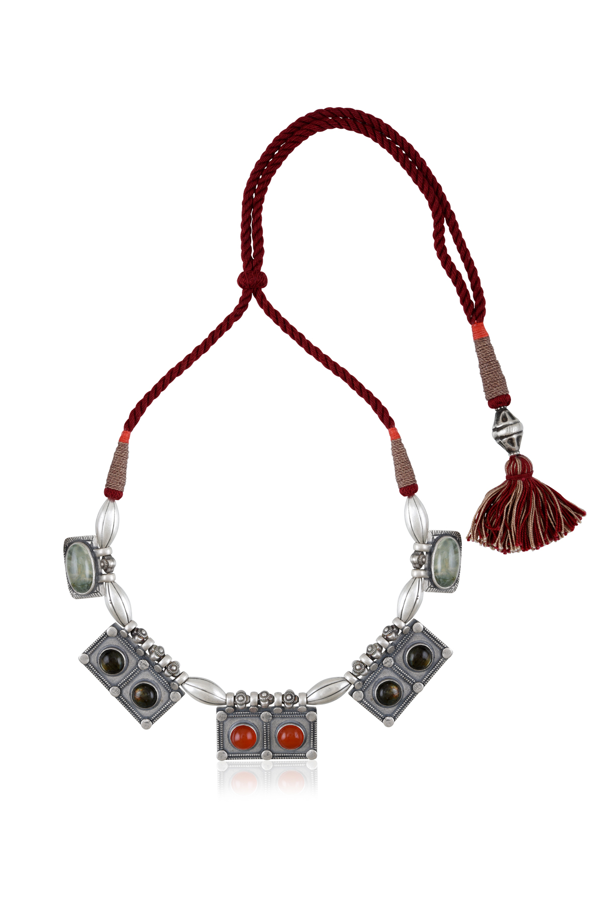 https://tribeazurecdn.tribeamrapali.com/catalog/00/31/31127_3_e8510c828fd5410a844059fce90094f7.jpg